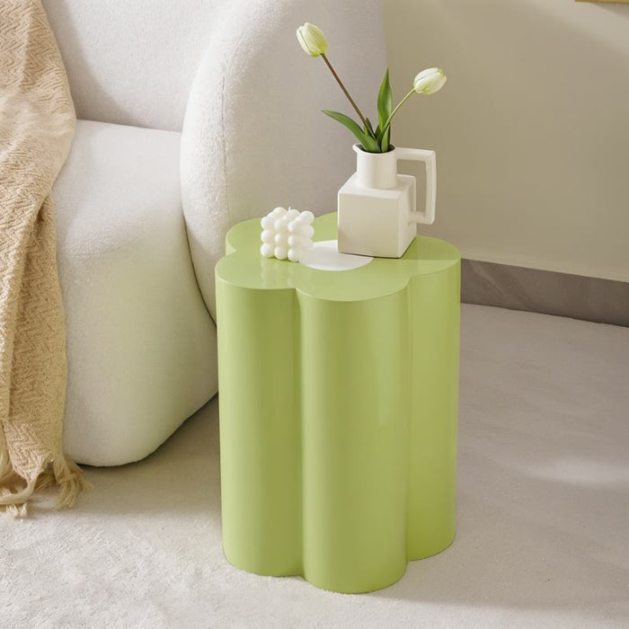 Minimalist Blume Side Table