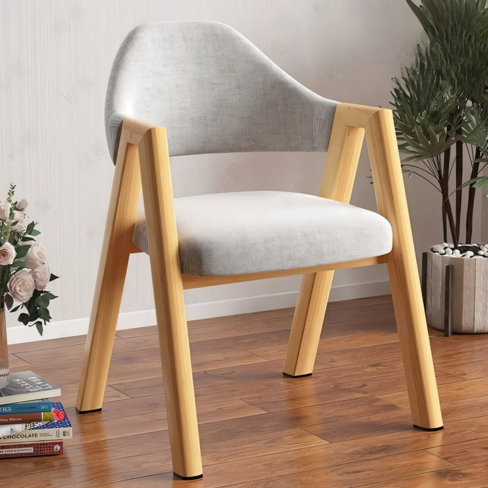 Minimalist Kraesme Accent Chair