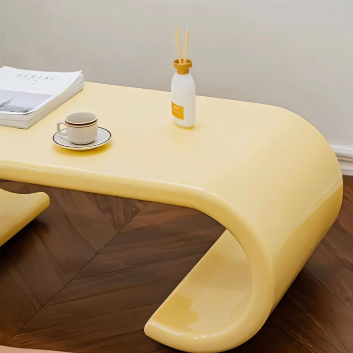 Minimalist Nottar Coffee Table