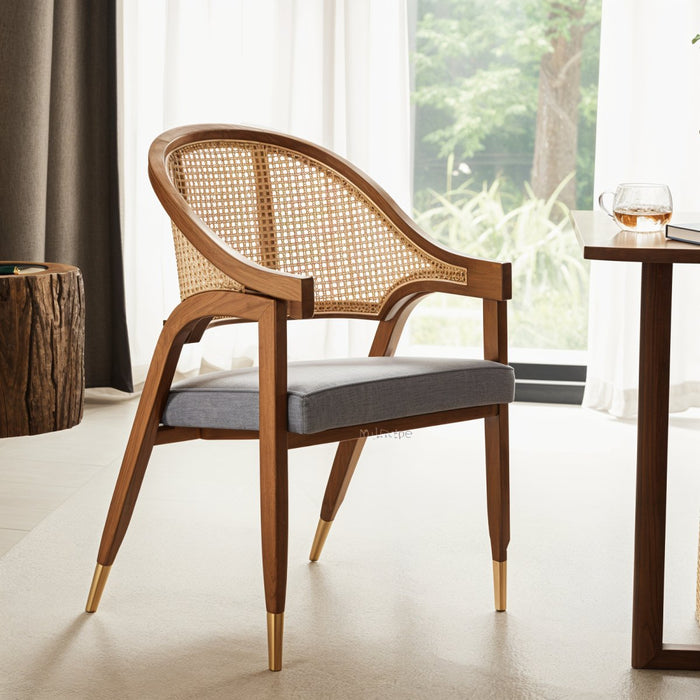 Minimalist Sagum Accent Chair